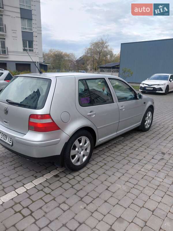 Хэтчбек Volkswagen Golf 2002 в Ивано-Франковске