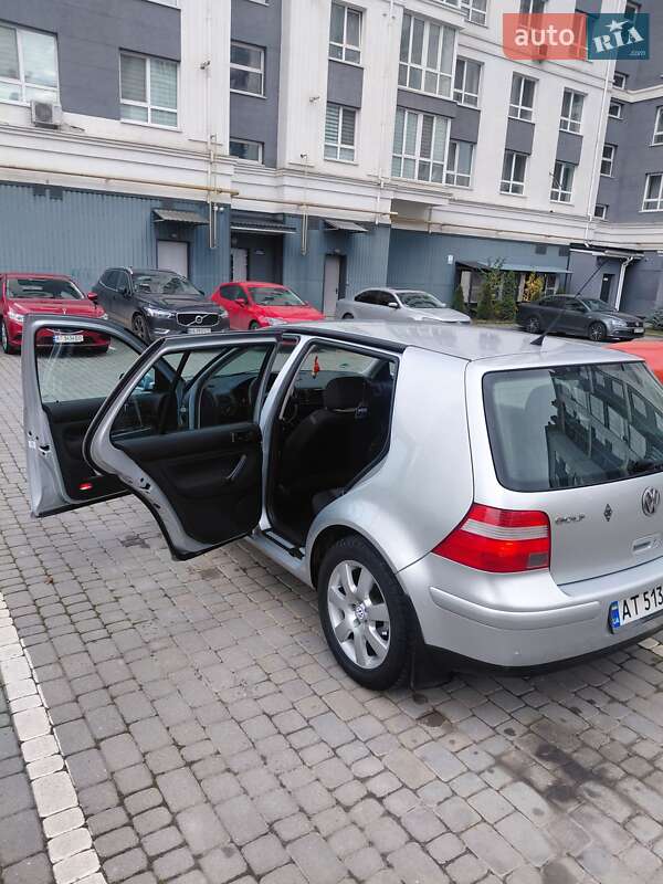 Хэтчбек Volkswagen Golf 2002 в Ивано-Франковске