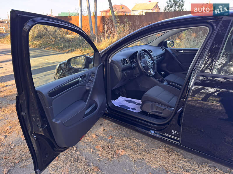 Хэтчбек Volkswagen Golf 2011 в Виннице