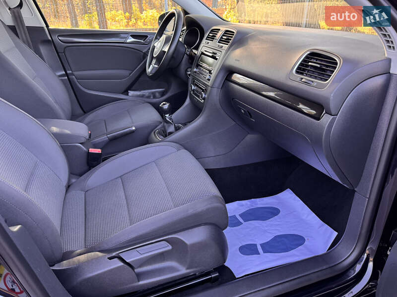 Хэтчбек Volkswagen Golf 2011 в Виннице