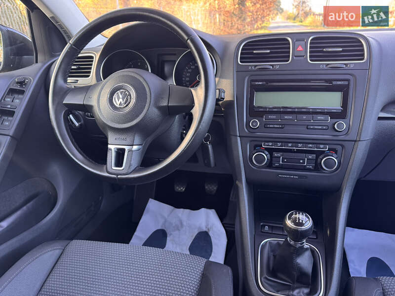 Хэтчбек Volkswagen Golf 2011 в Виннице