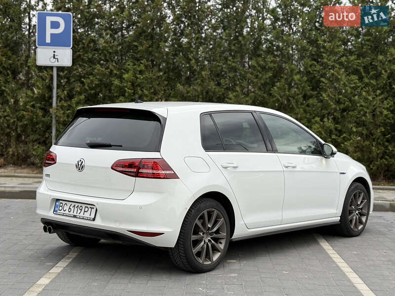 Хэтчбек Volkswagen Golf 2015 в Городке