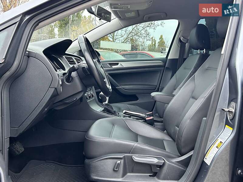 Універсал Volkswagen Golf 2015 в Одесі