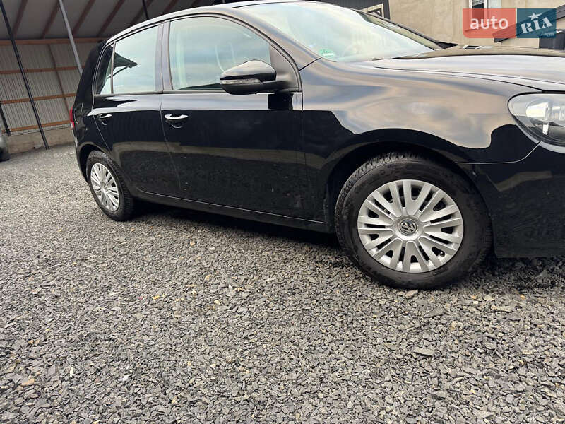 Хэтчбек Volkswagen Golf 2009 в Луцке