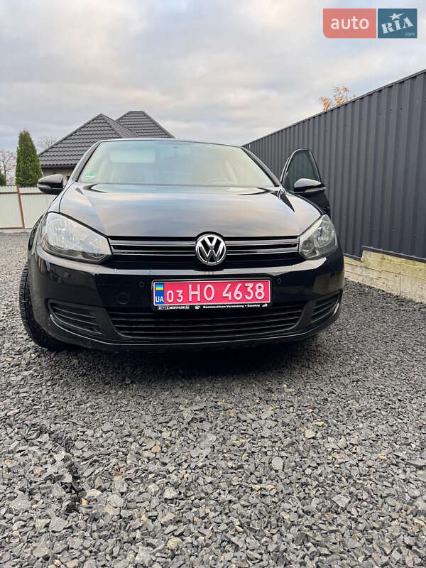 Хэтчбек Volkswagen Golf 2009 в Луцке