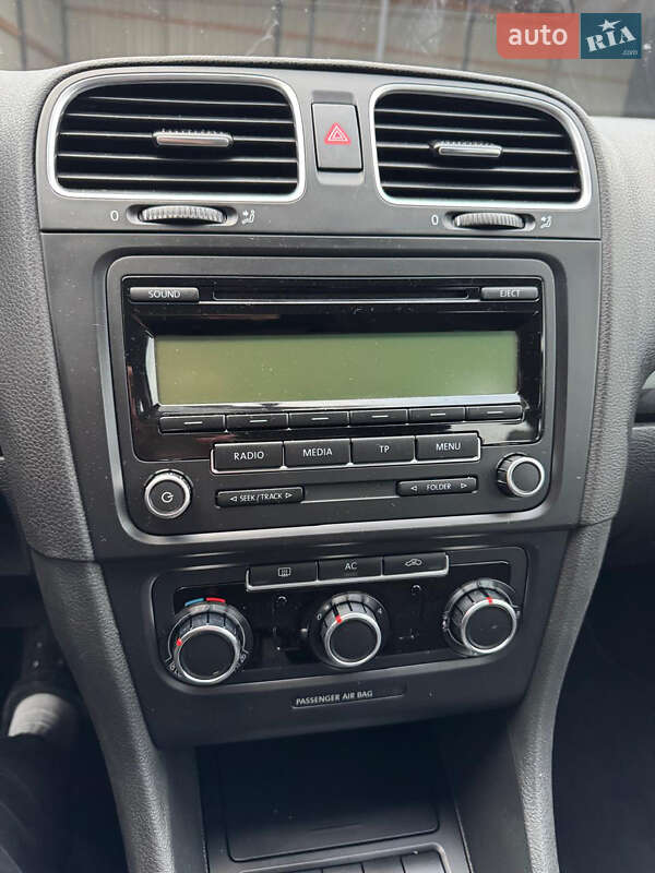 Хэтчбек Volkswagen Golf 2009 в Луцке