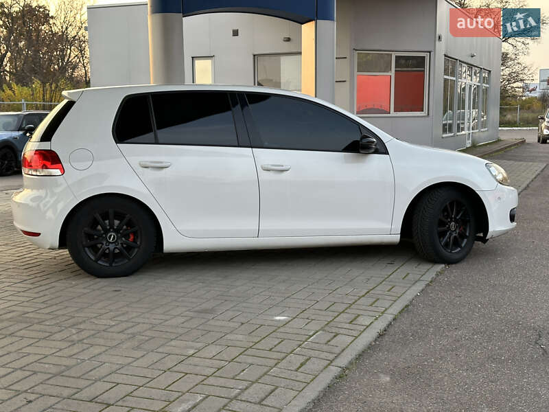 Хэтчбек Volkswagen Golf 2011 в Черкассах