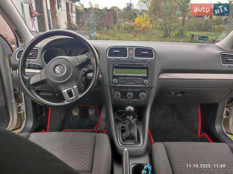 Хетчбек Volkswagen Golf 2009 в Вінниці