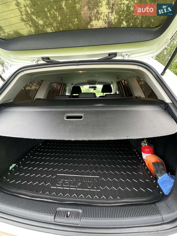 Універсал Volkswagen Golf 2013 в Львові
