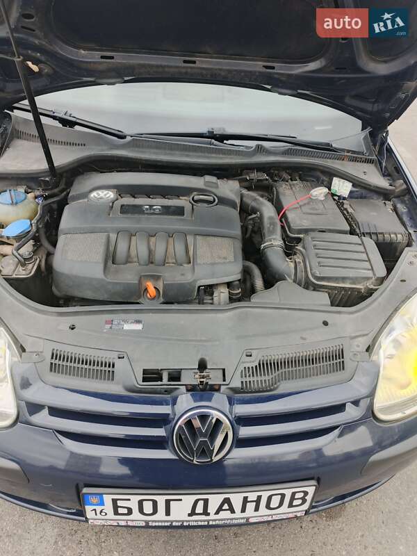 Хетчбек Volkswagen Golf 2004 в Одесі