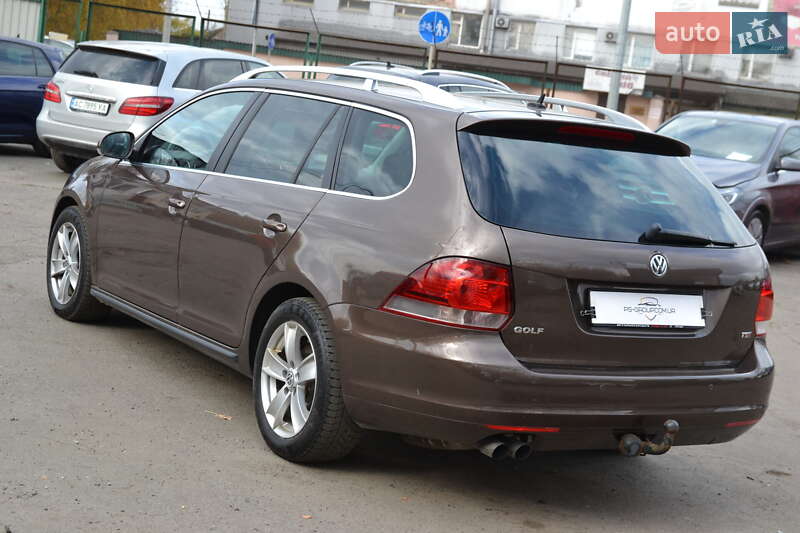 Универсал Volkswagen Golf 2012 в Луцке