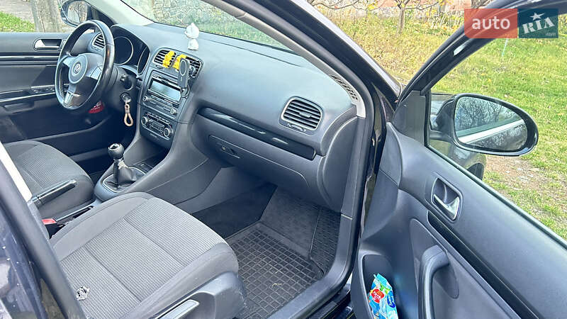 Универсал Volkswagen Golf 2010 в Сумах