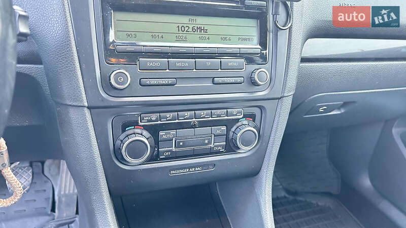 Универсал Volkswagen Golf 2010 в Сумах