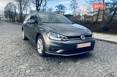 Универсал Volkswagen Golf 2019 в Сваляве