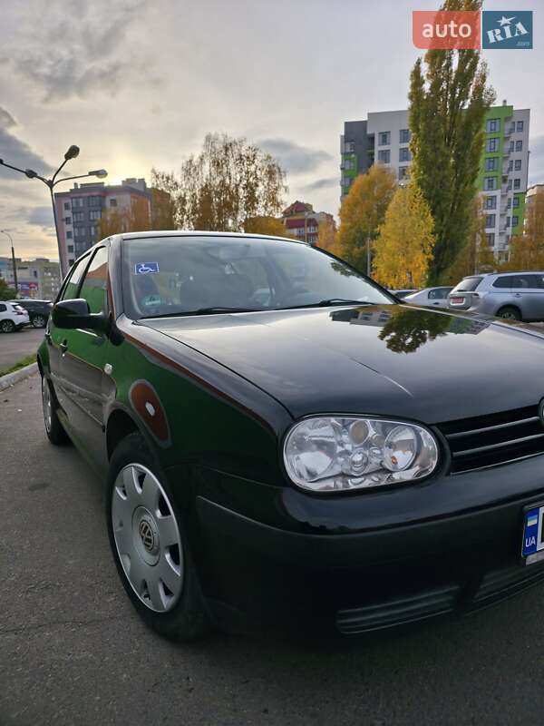 Хэтчбек Volkswagen Golf 2000 в Ровно фото 2 Хэтчбек Volkswagen Golf 2000 в Ровно
