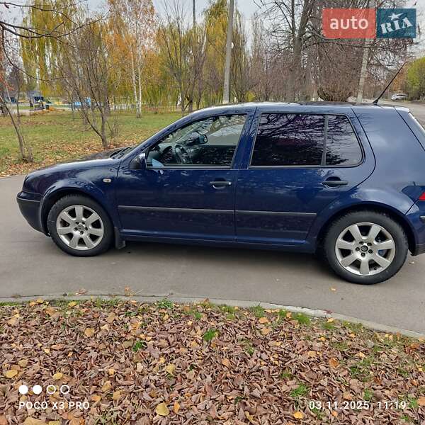 Хэтчбек Volkswagen Golf 2001 в Харькове