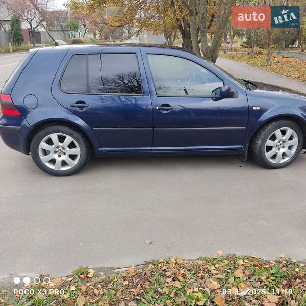 Хэтчбек Volkswagen Golf 2001 в Харькове