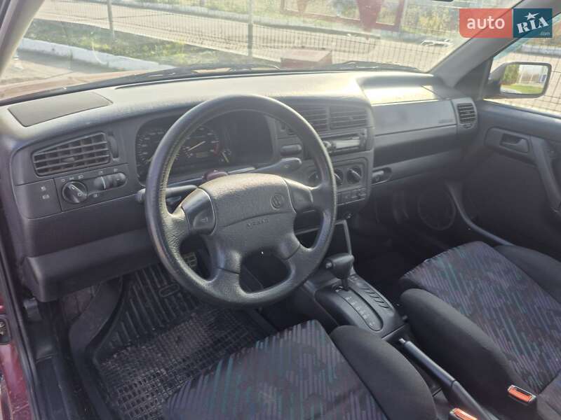 Хетчбек Volkswagen Golf 1995 в Полтаві