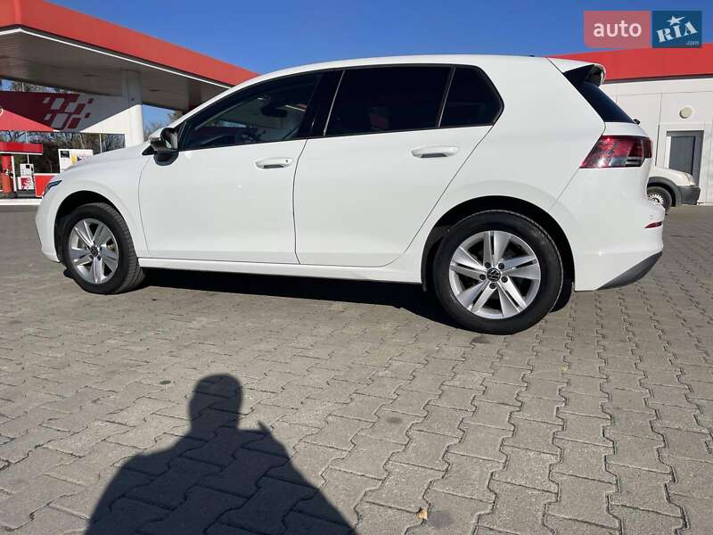 Хэтчбек Volkswagen Golf 2021 в Черновцах