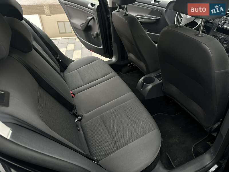 Хетчбек Volkswagen Golf 2008 в Києві фото 15 Хетчбек Volkswagen Golf 2008 в Києві