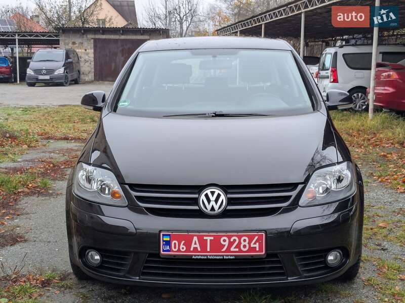 Хэтчбек Volkswagen Golf 2005 в Звягеле