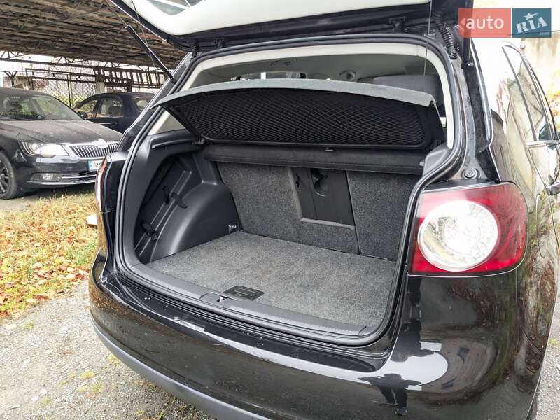 Хэтчбек Volkswagen Golf 2005 в Звягеле