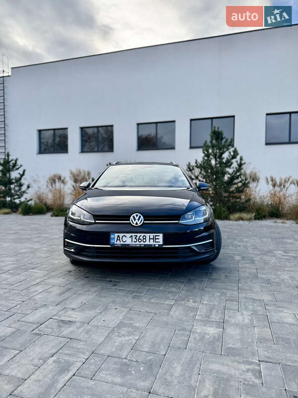 Универсал Volkswagen Golf 2017 в Луцке