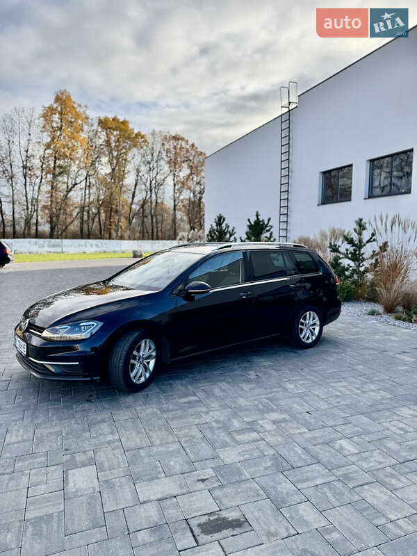Универсал Volkswagen Golf 2017 в Луцке