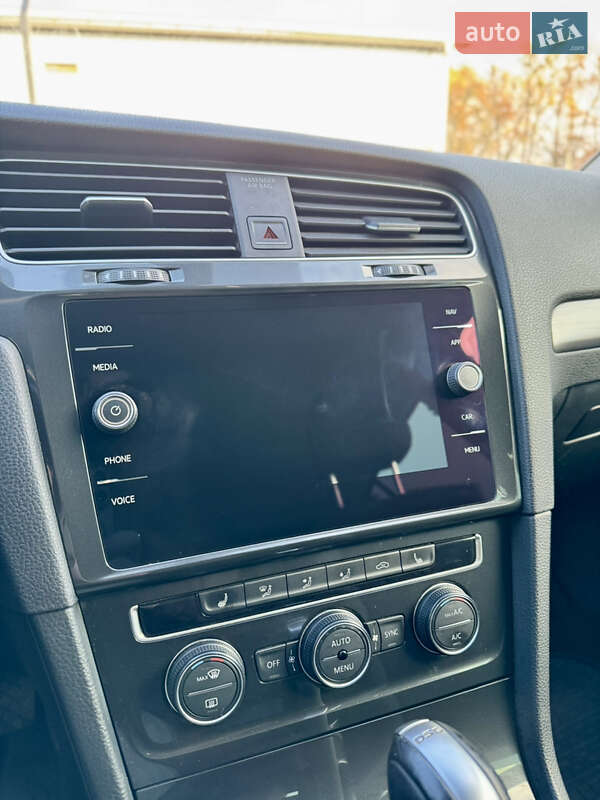 Универсал Volkswagen Golf 2017 в Луцке