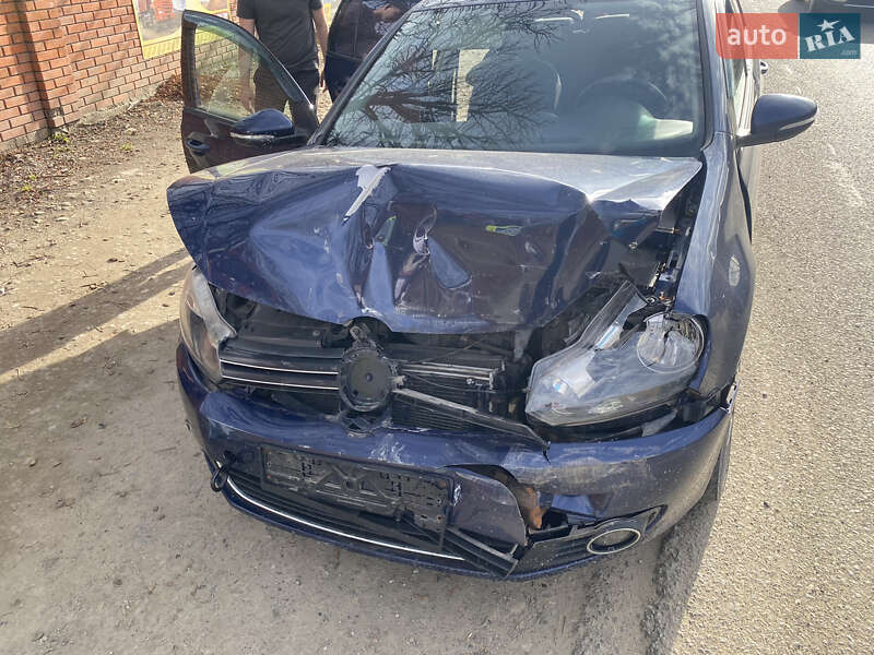 Хэтчбек Volkswagen Golf 2010 в Виннице