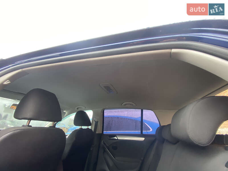 Хэтчбек Volkswagen Golf 2010 в Виннице