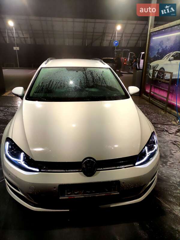 Універсал Volkswagen Golf 2014 в Львові