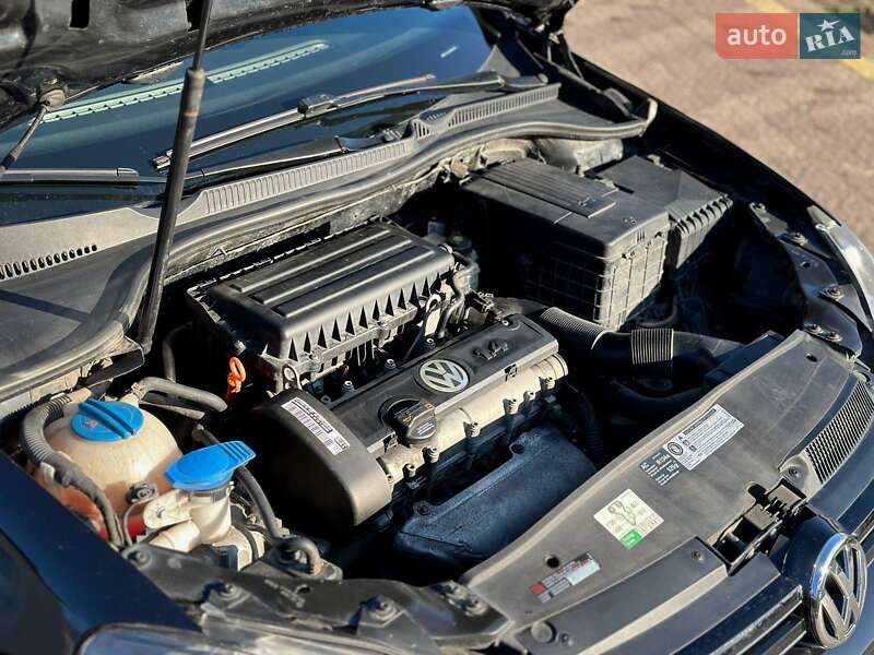 Хэтчбек Volkswagen Golf 2010 в Луцке