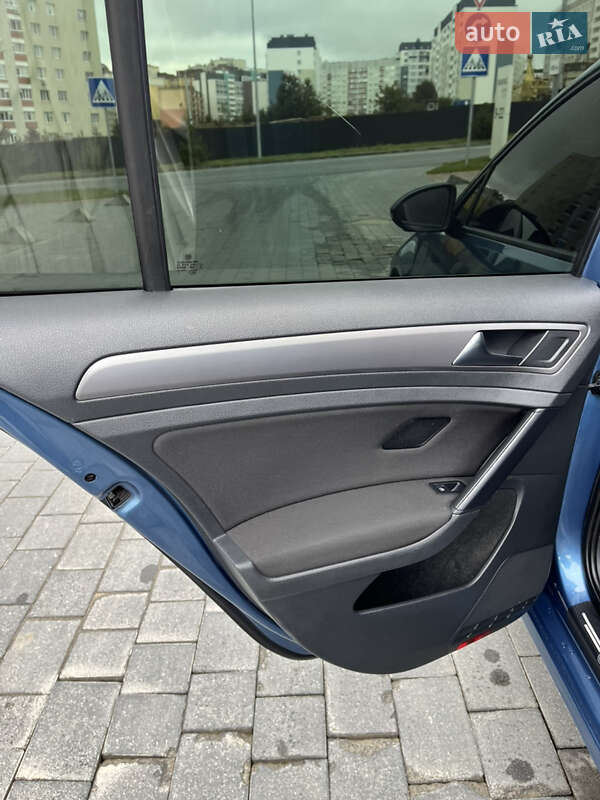 Хэтчбек Volkswagen Golf 2013 в Хмельницком