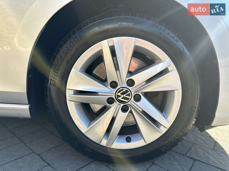 Универсал Volkswagen Golf 2021 в Калуше