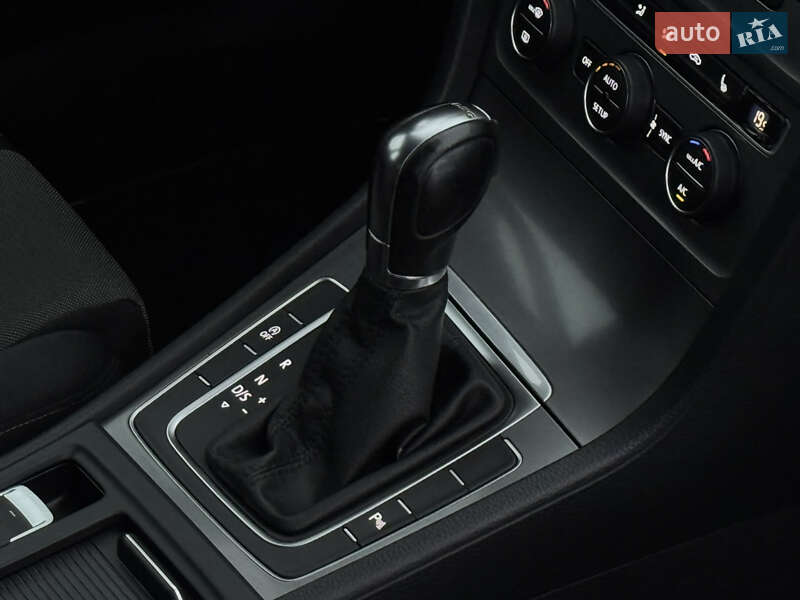 Универсал Volkswagen Golf 2013 в Киеве