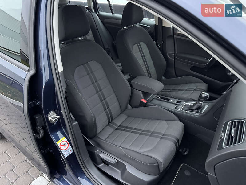 Универсал Volkswagen Golf 2013 в Киеве