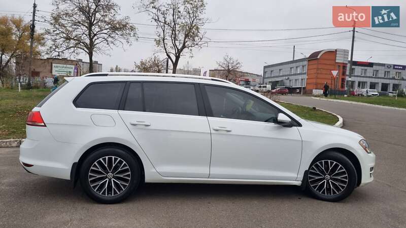 Универсал Volkswagen Golf 2015 в Кривом Роге