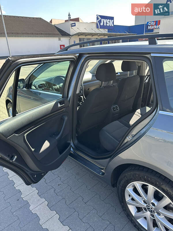 Универсал Volkswagen Golf 2012 в Киеве