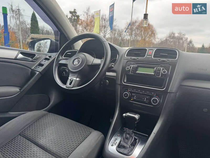 Хэтчбек Volkswagen Golf 2008 в Лубнах