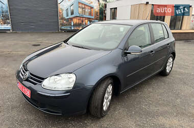 Хэтчбек Volkswagen Golf 2005 в Киеве