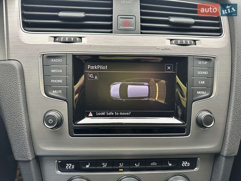 Хетчбек Volkswagen Golf 2015 в Києві