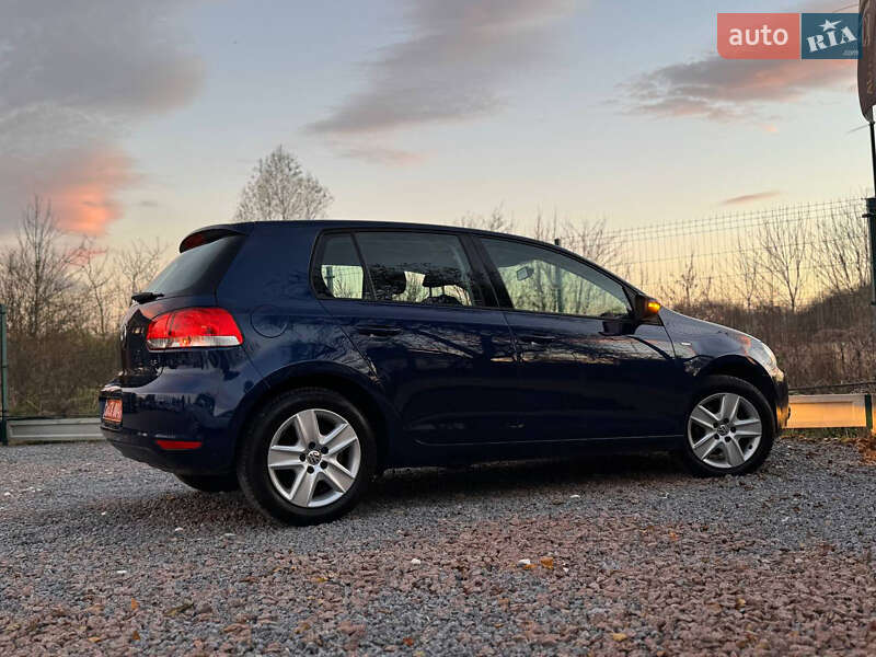 Хэтчбек Volkswagen Golf 2010 в Дрогобыче