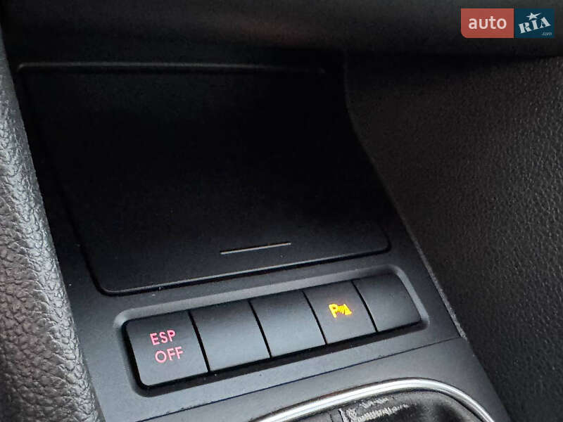 Хэтчбек Volkswagen Golf 2010 в Дрогобыче