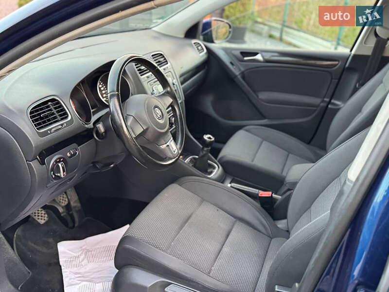 Хэтчбек Volkswagen Golf 2010 в Дрогобыче