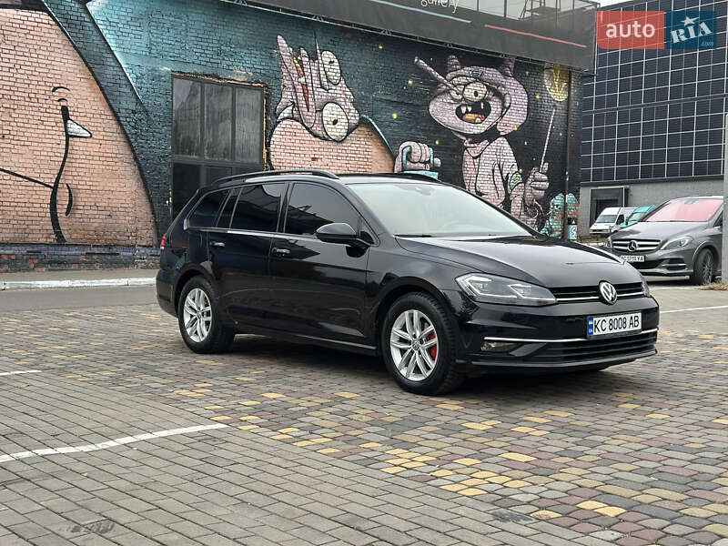 Універсал Volkswagen Golf 2017 в Луцьку