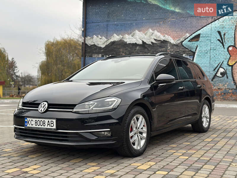 Універсал Volkswagen Golf 2017 в Луцьку
