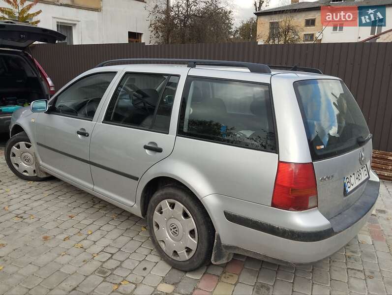 Универсал Volkswagen Golf 2000 в Новояворовске