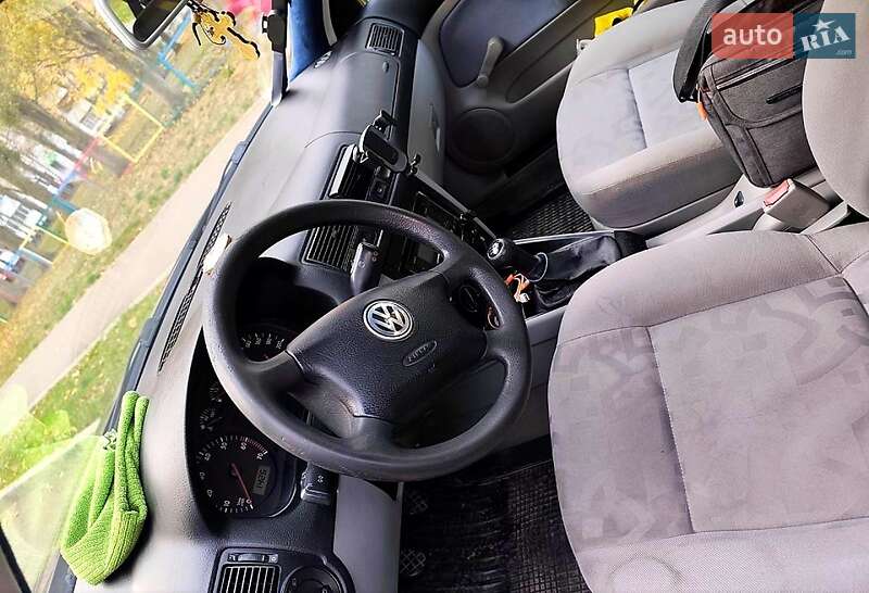 Універсал Volkswagen Golf 2000 в Харкові