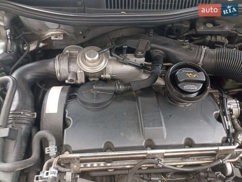 Универсал Volkswagen Golf 2003 в Виннице